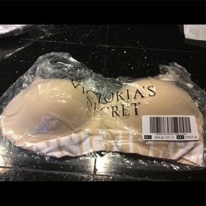 NWT VS PINK T Shirt Bra